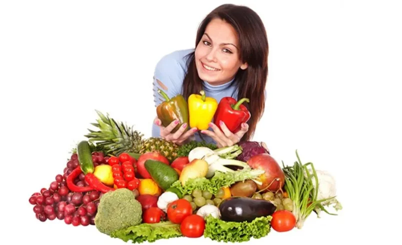 چگونه تغذیه سالم بر زیبایی پوست و مو تأثیر می‌گذارد؟