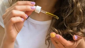 کدام روغن‌های گیاهی به تقویت موهای شما کمک می‌کنند؟