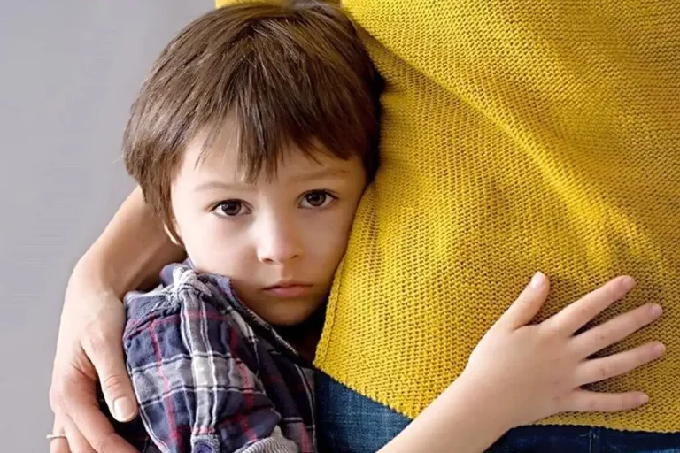بایدها و نبایدهای رفتار با کودک در زمان جنگ (از خردسال تا نوجوان)